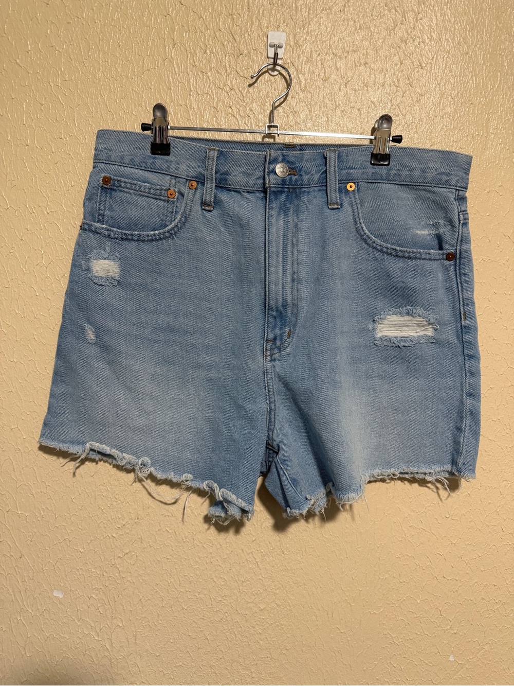 Madewell The Mom Jean Lightly Distressed Shorts Size 30’ Denim High Waist